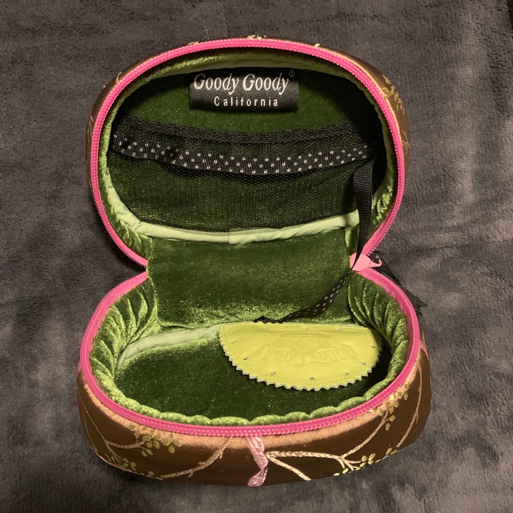 🌷Cosmetic Case🌷 - Picture 3 of 5